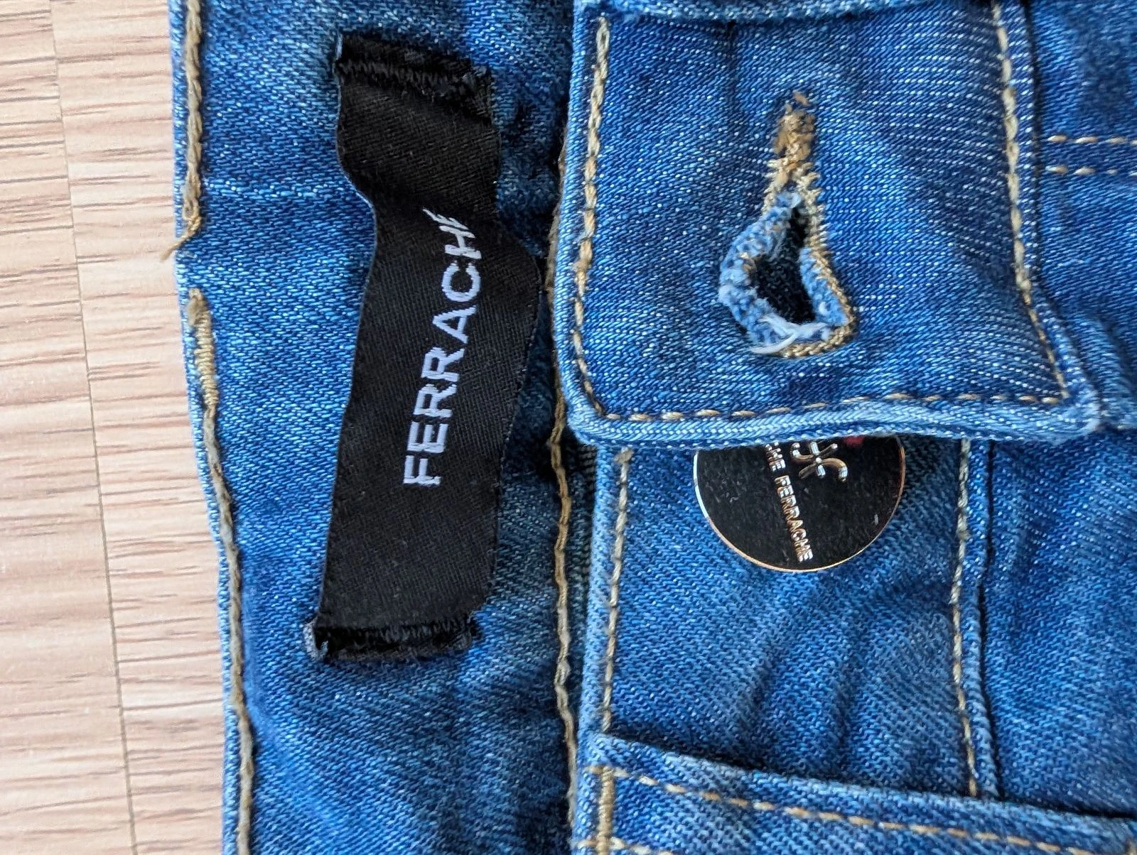 Pantalón de mezclilla ajustado – photo 3